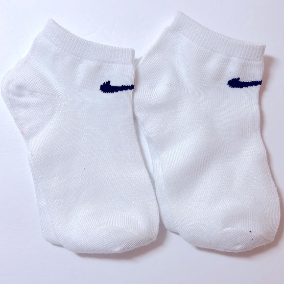 2 pair Nike Kids Logo Socks (Infant/toddler) White 12-24 Months - Picture 2 of 3